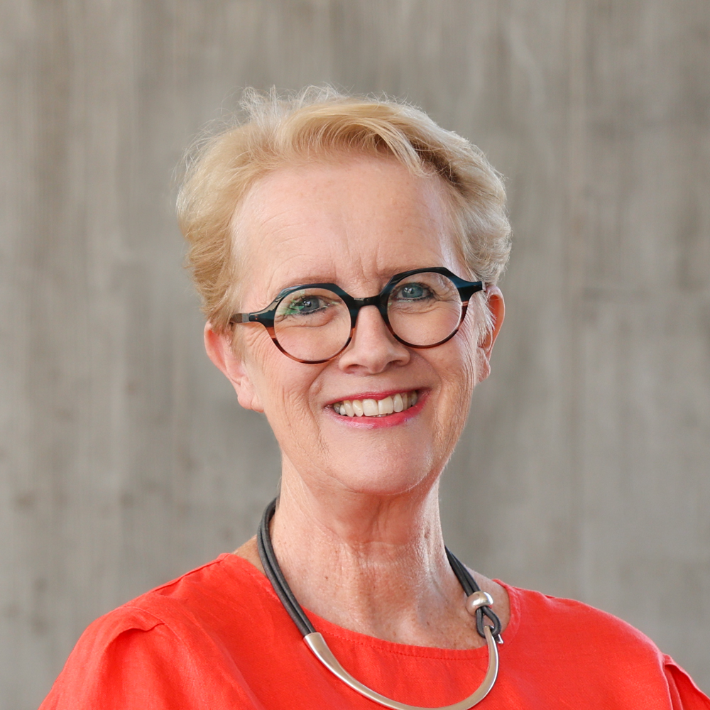 Distinguished Professor Tracey Bucknall